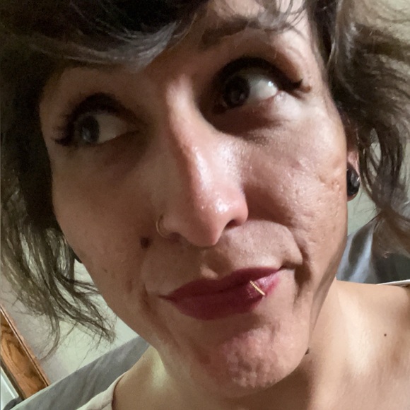 Meet your Posher, Madi - Picture 1 of 1